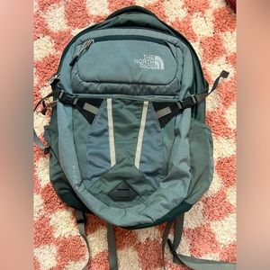 The North Face unisex Recon backpack army green